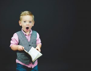 cambiar-de-colegio-hijo-nino-curso-mitad-trabajo-ciudad